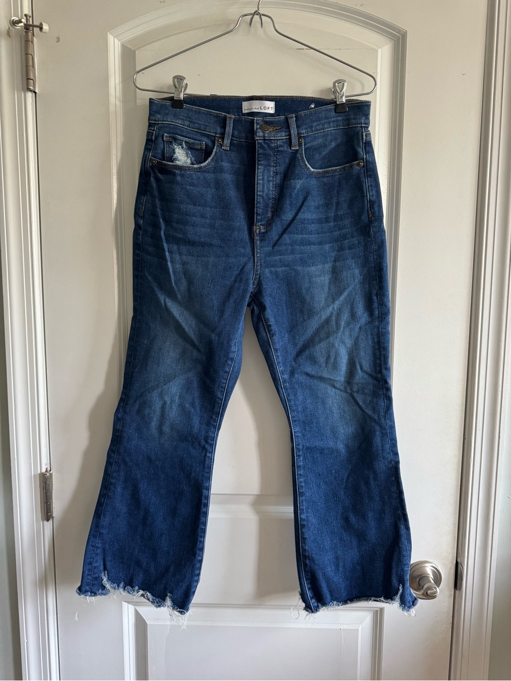 LOFT | The Kick Crop Jeans Distressed Hem Size 30/10